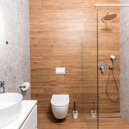 Faye Willa Crikvenica